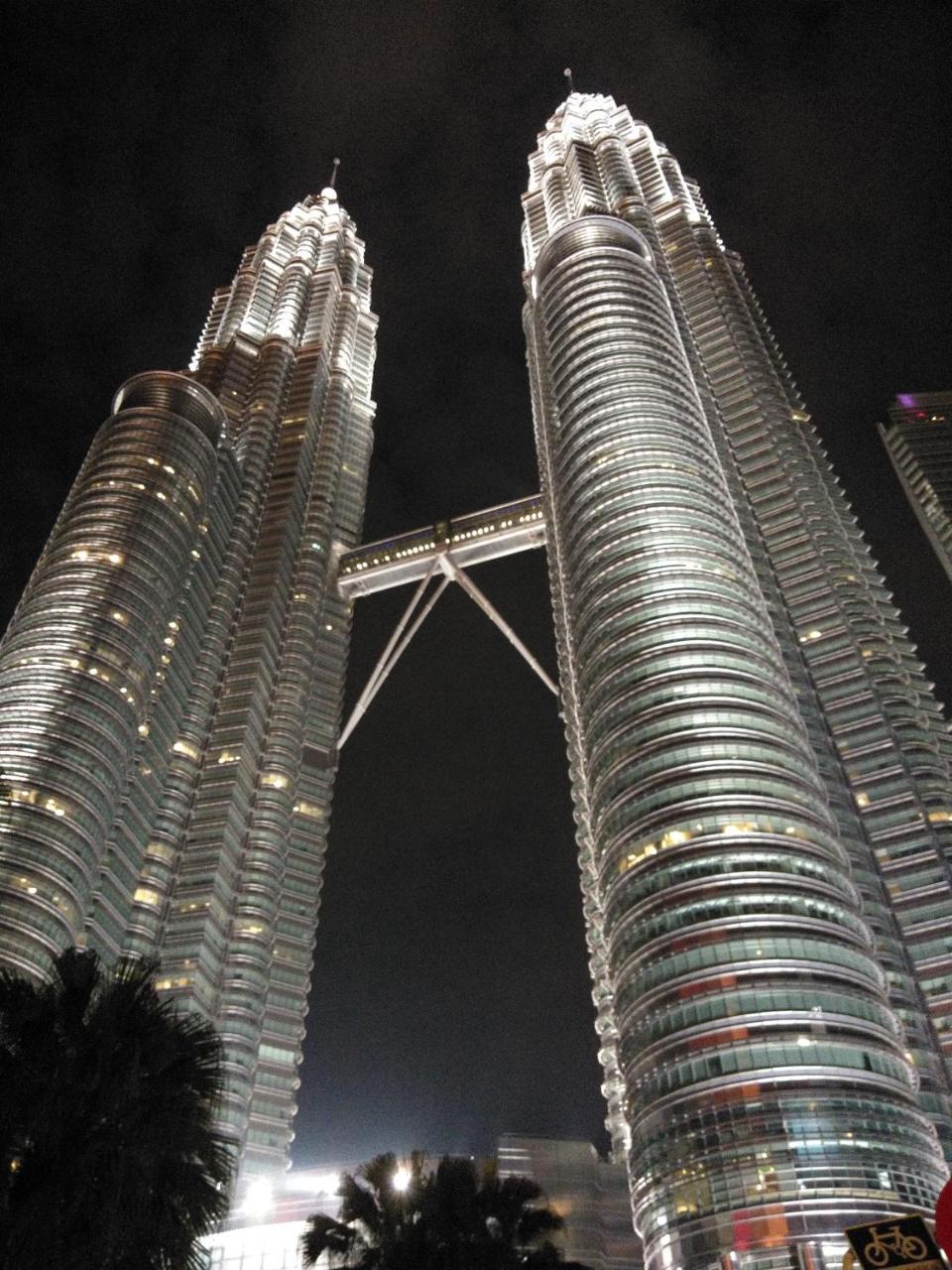 Tuxedo Kl No.1 Rooftop Pool W Skyscraper Views Hotel กัวลาลัมเปอร์ ภายนอก รูปภาพ